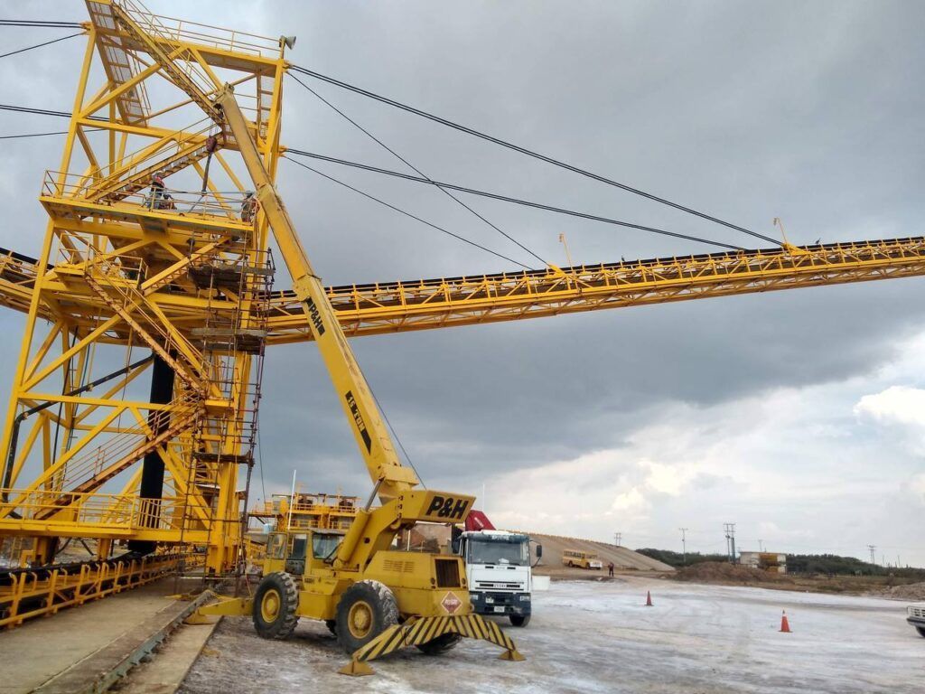 Grúa de 15 ton. alquiler de grua en maracaibo