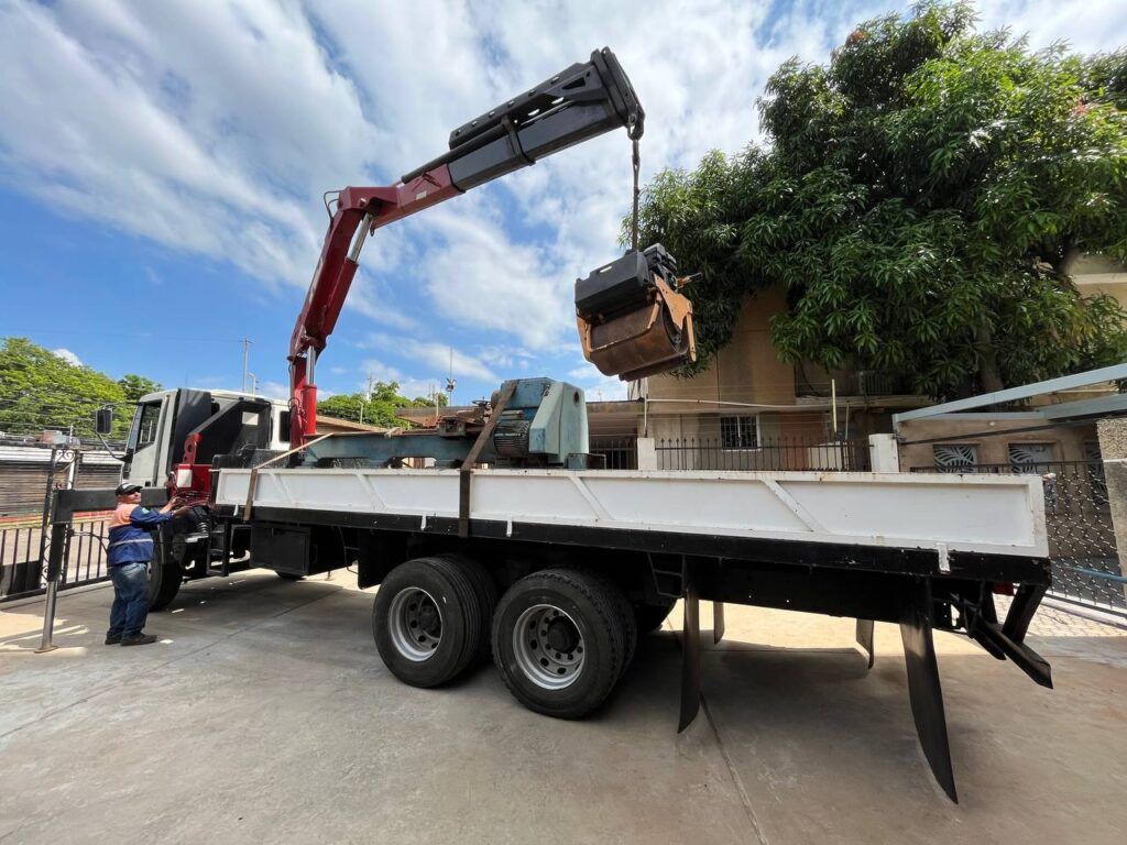 Camion grua 5 ton. alquiler de grua en maracaibo.